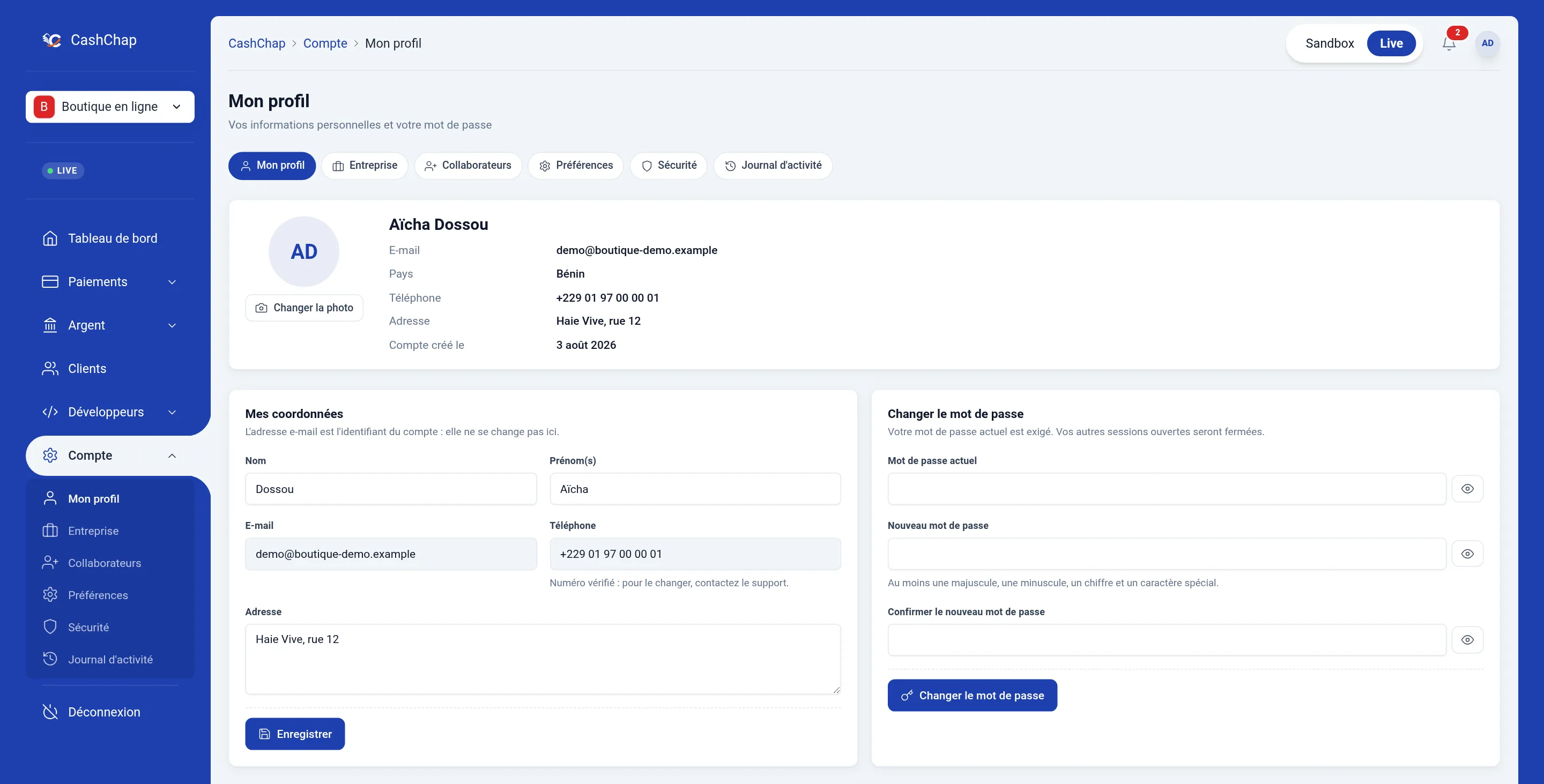 Page Compte, onglet Mon profil (onglets dans l'ordre du menu : Mon profil, Entreprise, Collaborateurs, Préférences, Sécurité, Journal d'activité) : carte d'Aïcha Dossou avec ses initiales AD (e-mail demo@boutique-demo.example, pays Bénin, téléphone +229 01 97 00 00 01, adresse, compte créé le 3 août 2026) et le bouton Changer la photo, puis les blocs Mes coordonnées (téléphone vérifié +229 01 97 00 00 01) et Changer le mot de passe.